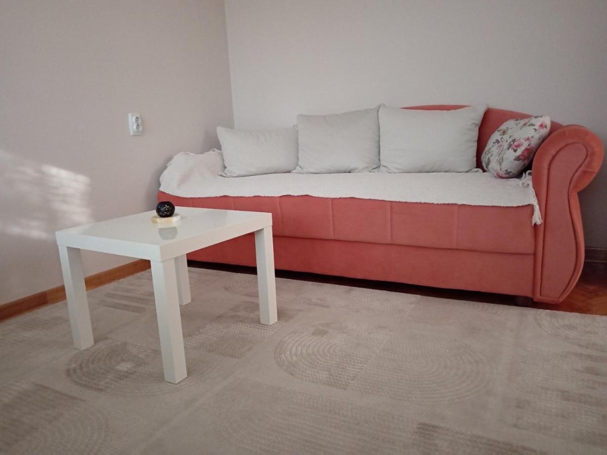 Red Square Apartment Pirot Exterior photo