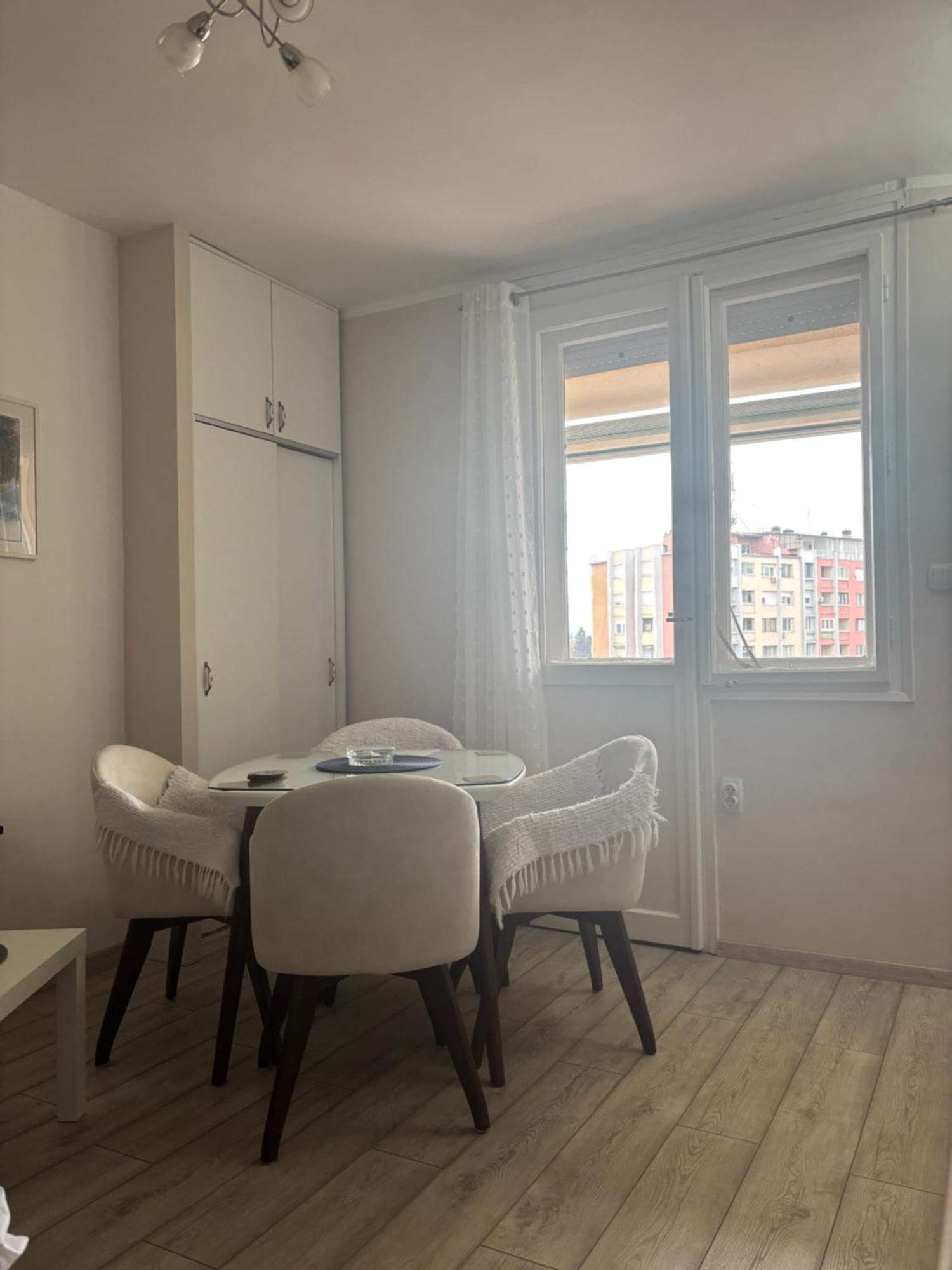 Red Square Apartment Pirot Exterior photo